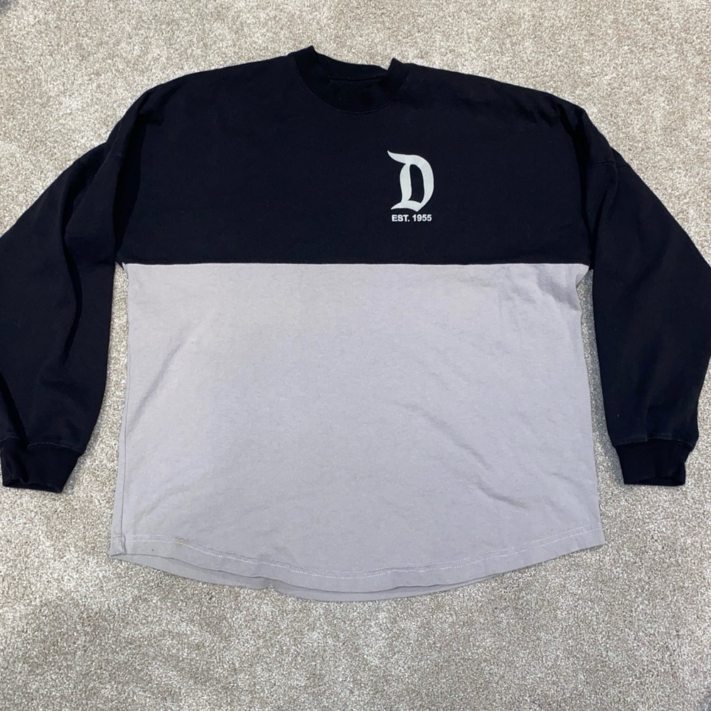 Disney Parks Disneyland Resort‎ Spirit Jersey Grey & Black Adult M